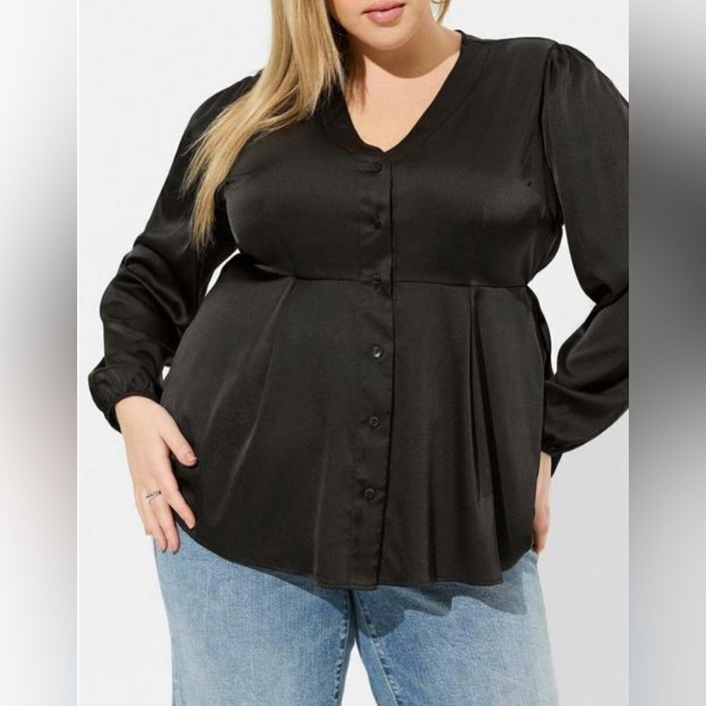 Torrid Peplum Blouse Deep Black, Satin Button Front Long Sleeve NWT 3X